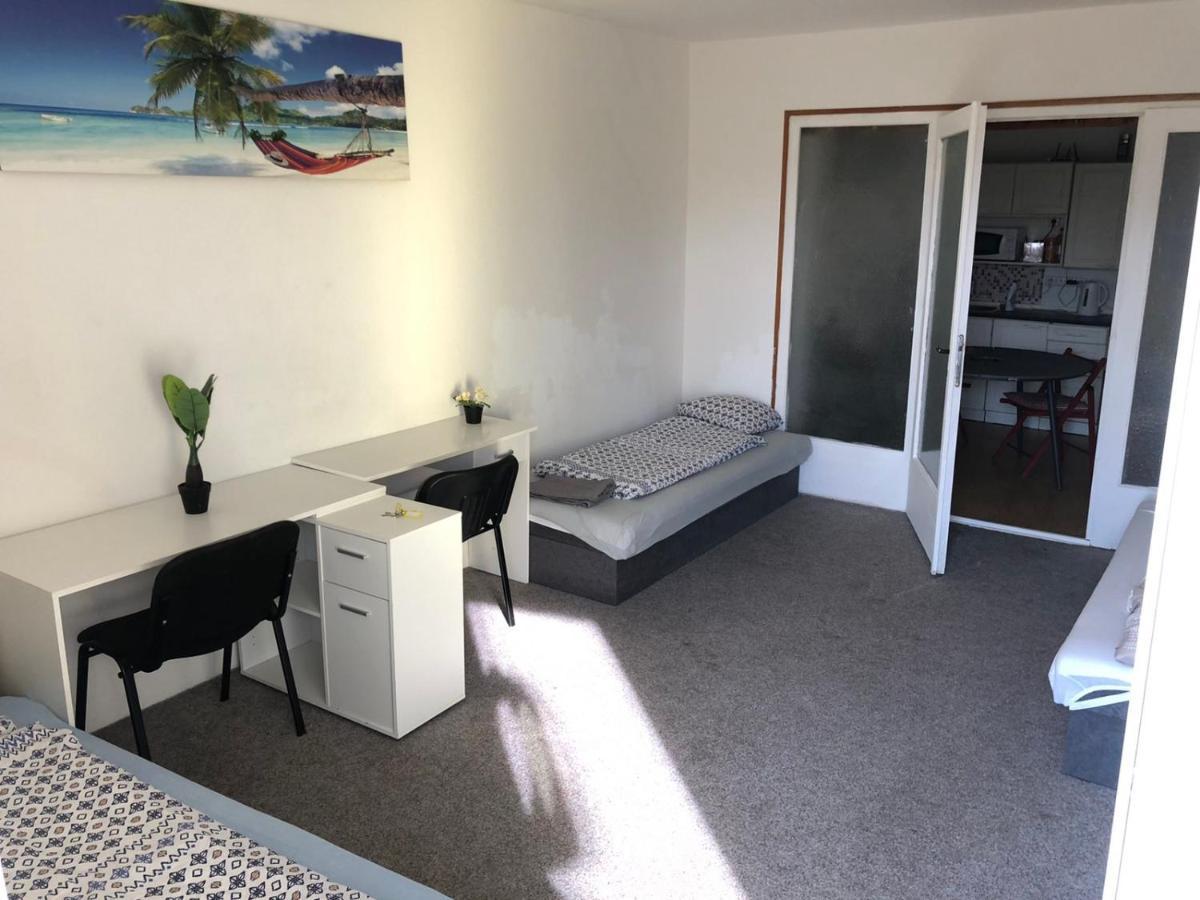 برنو Hostel House Near Bvv-Vystaviste المظهر الخارجي الصورة
